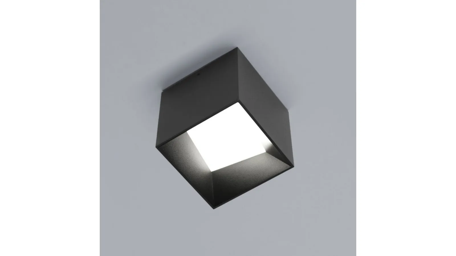 Lampada da parete in alluminio con giochi di rette e diagonali Cube di Vivida International