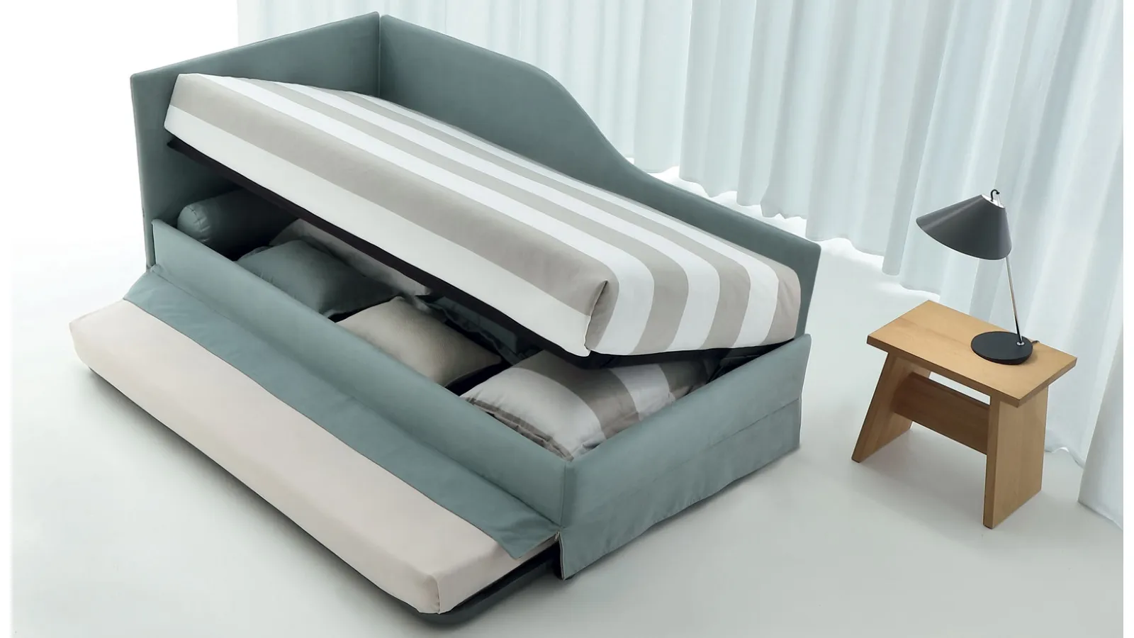 Daybed singolo in tessuto con letto estraibile e contenitore Golf 331 di Oggioni